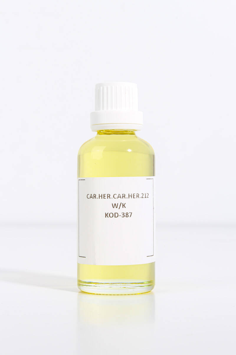 Car 212 Herrera Kadın Parfüm Esansı 50GR - 1