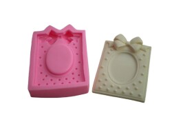 Kare Puantiyeli Fiyonklu Çerçeve Silikon Kalıbı ÇE-18 - 